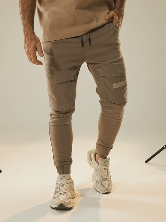 Men's jogger pantalón cargo mocca