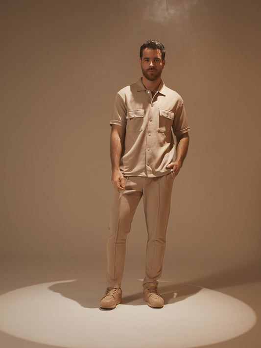 Men's set textura pantalón y camisa taupe